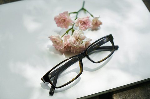 Komplett szemüveg vékonyított lencsével