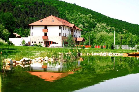 Sátoraljaújhelyi pihenés Bambi Állatfarm belépővel