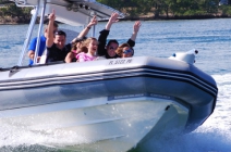 Száguldjatok a Balatonon! 20 perces motorcsónak bérlés 2 fő részére kapitánnyal, 1 pohár itallal