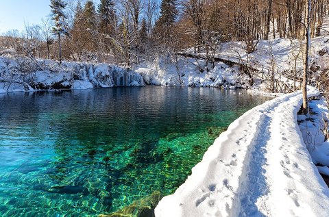 Lélegzetelállító téli túra a Plitvicei-tavaknál