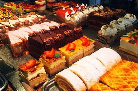 Választható süti lattéval vagy cappuccinóval