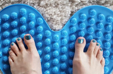 Talpmasszírozó akkupunktúrás szőnyeg