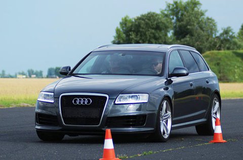 8 körös Audi RS6 élményvezetés