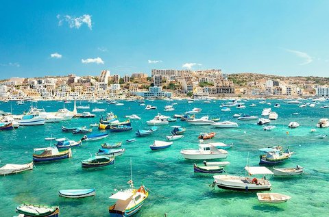Hosszú hétvége a Földközi-tengernél, Máltán