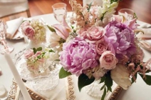 Esküvői dekorációs csomag féláron! Menyasszonyi csokor, dobócsokor, vőlegény kitűző, autó- és főasztaldísz, 2 db tanúkitűző és 2 db köszönőcsokor