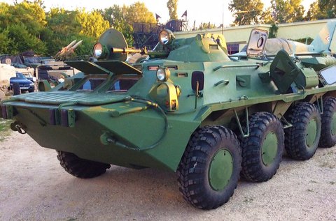 Vezess BTR 80 páncélozott szállító harcjárművet!