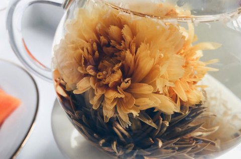 2 db virágzó tea díszcsomagolásban
