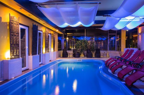 Börzsönyi wellness pihenés erdei rönkházban