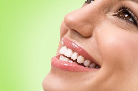 Csodás mosoly ultrahangos fogkő-eltávolítással