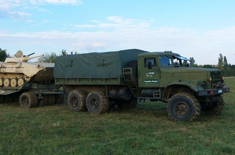 Vezess egy Ural vagy Kraz-255-ös katonai autót!
