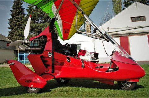 Motoros sárkányrepülő tesztrepülés