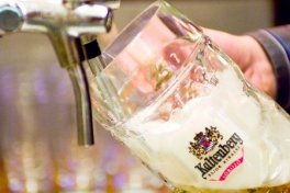 Sörfőzde látogatás sörrel, pereccel, vacsorával! Látogassatok el a Kaltenberg Sörház és Étterembe 15000 Ft helyett most 6990 Ft-ért! 